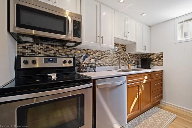 Additional image 46 of 32 Cumming Crt