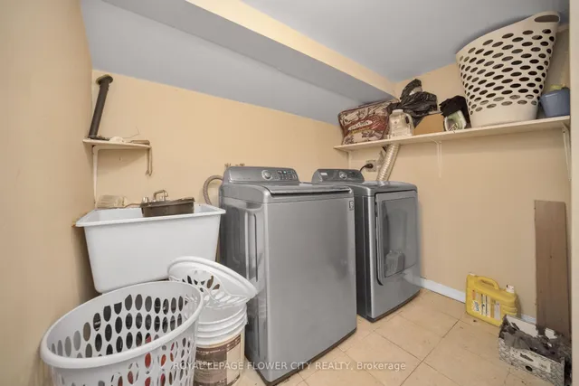 Additional image 34 of 33 Fiddleneck Cres