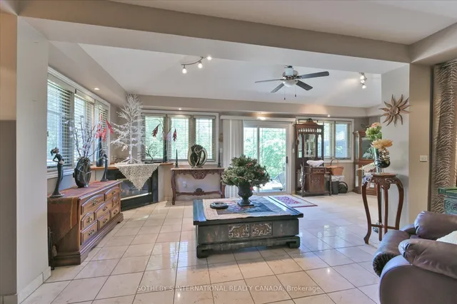 Additional image 18 of 502 Queens Dr