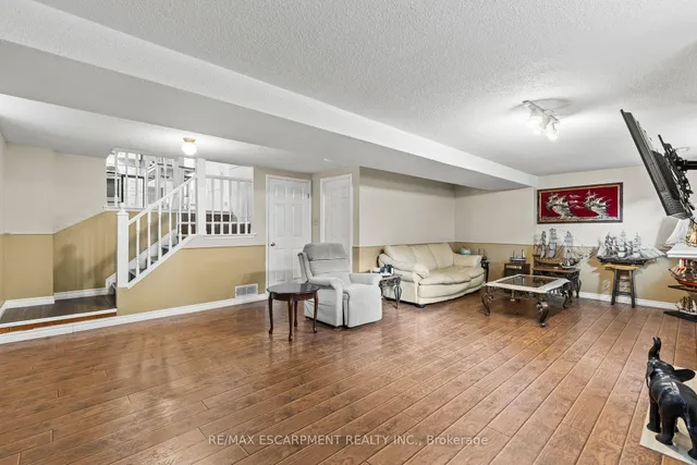 Additional image 19 of 27 Cartier Cres