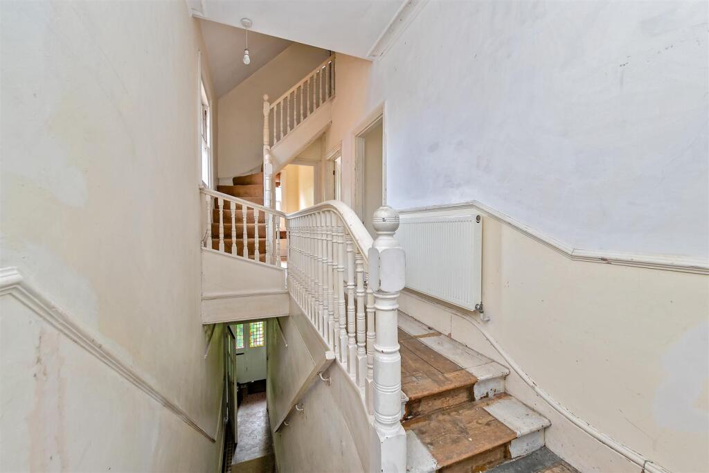 Additional image 17 of Ridgmont Road, St Albans