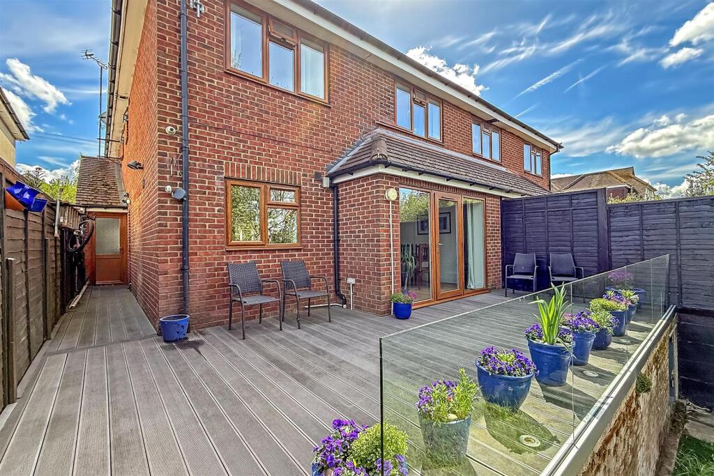 Additional image 20 of Mount Drive, Park Street, St. Albans