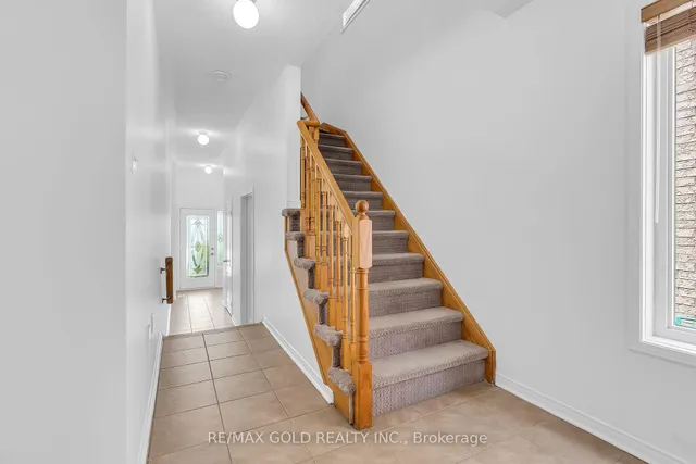 Additional image 25 of 144 Crystalview Cres