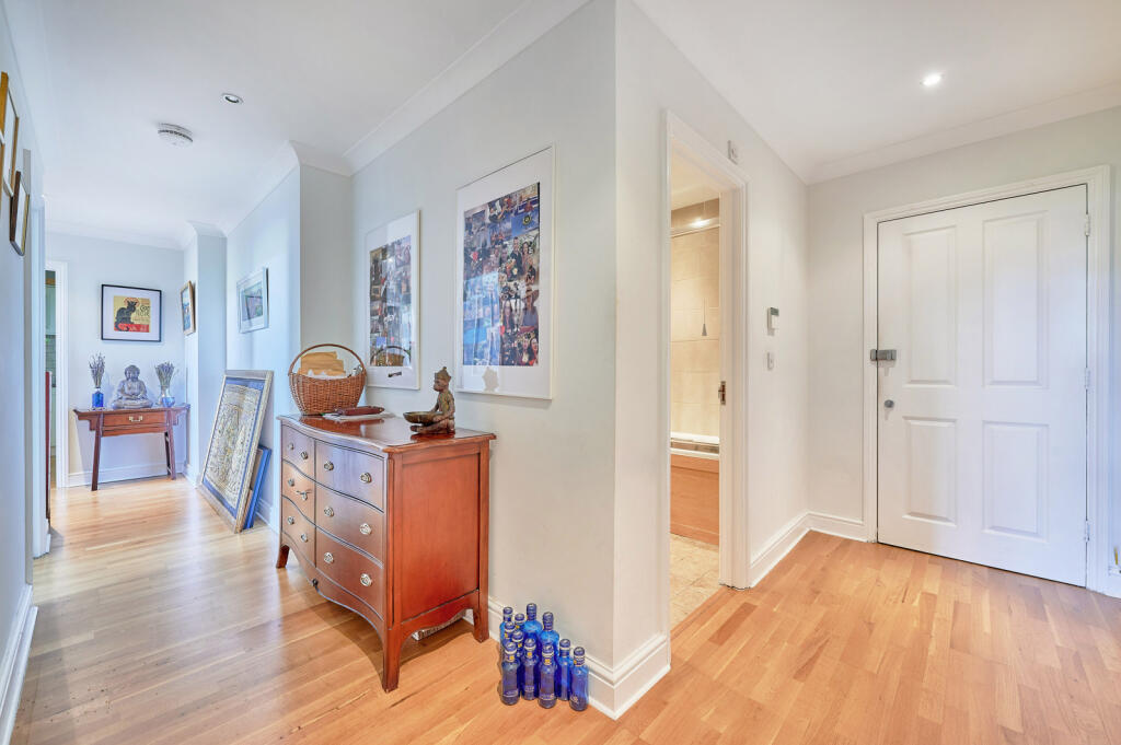 Additional image 8 of West Hall, Beningfield Drive, Napsbury Park, St. Albans, AL2