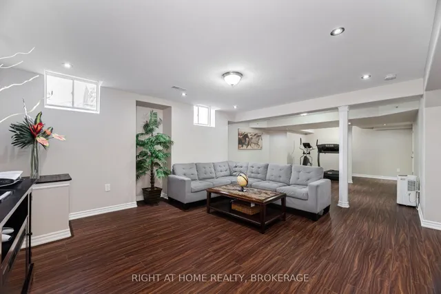 Additional image 39 of 2226 Viking Cres