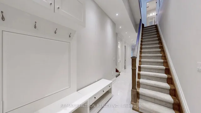 Additional image 38 of 71 Deloraine Ave