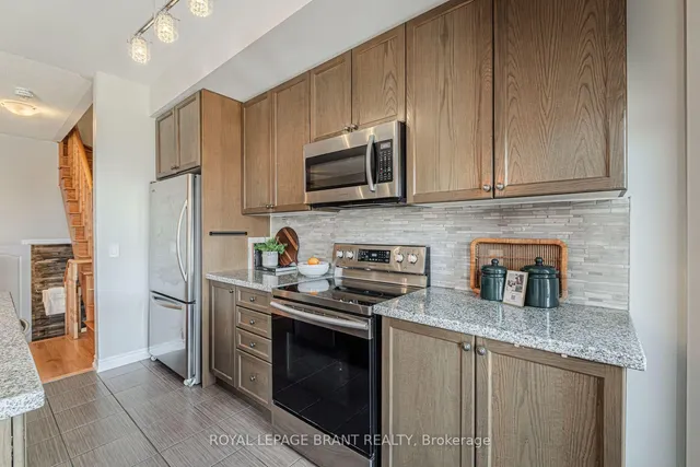 房产图片 13 - 422 Athabasca Common