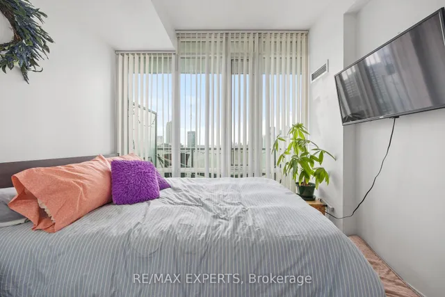 Additional image 14 of 170 Fort York Blvd Unit 1412