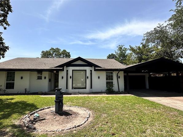 9515 Winsome Ln, Houston, TX 77063