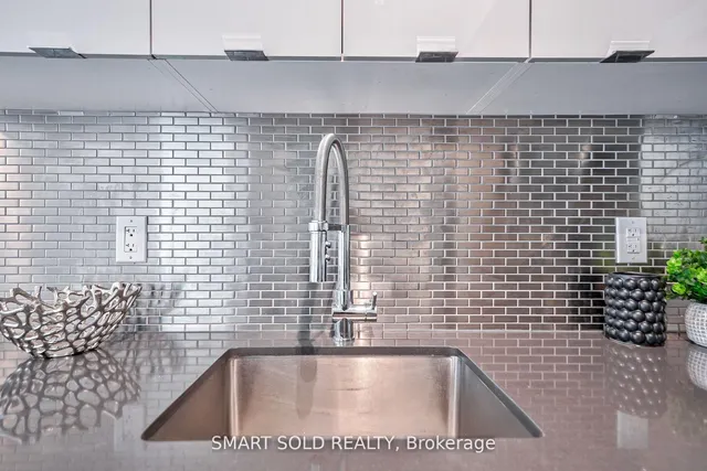 Additional image 20 of 10 De Boers Dr Unit 302