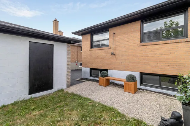 Additional image 42 of 27 Charrington Cres