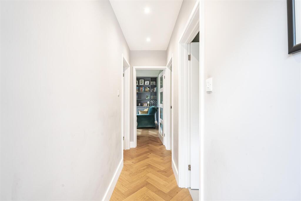 Additional image 11 of Hillside Way, Welwyn