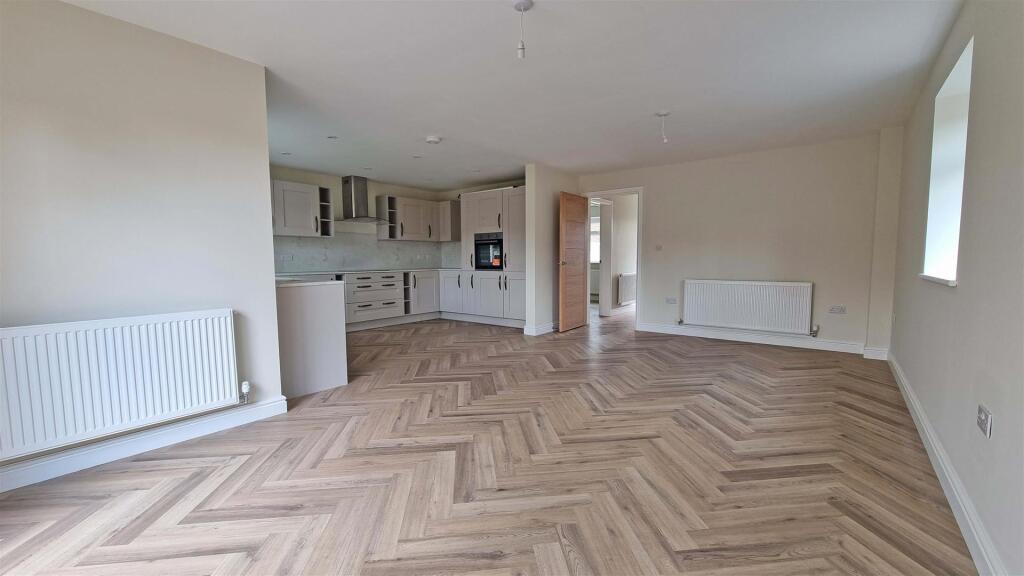 Additional image 4 of Nairn Close, Hall Green