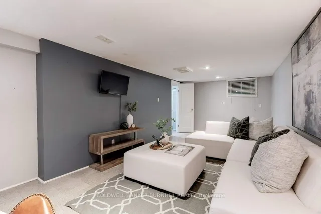 Additional image 34 of 550 Hughson St