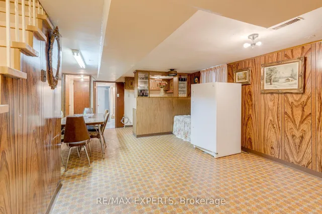 Additional image 17 of 180 Monarch Park Ave