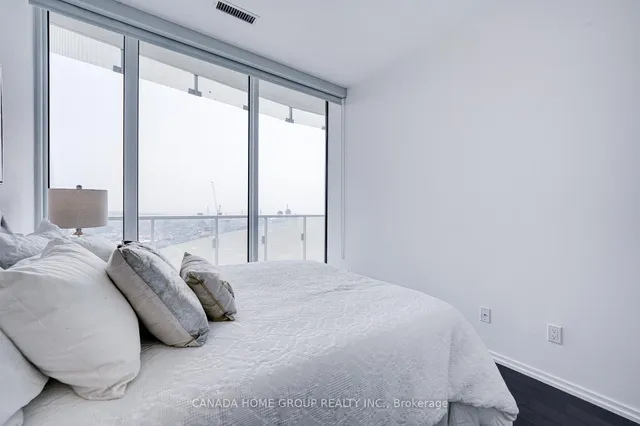 Additional image 33 of 197 Yonge St Unit 3605