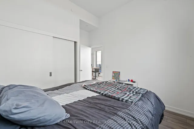 Additional image 26 of 15 Wellington St Unit 309