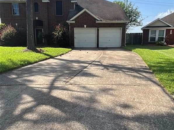 8731 Camber Brook Dr, Houston, TX 77089