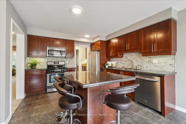 Additional image 2 of 661 Scott Blvd