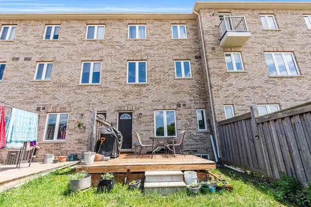 Additional image 43 of 14 Kayak Hts