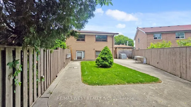 Additional image 41 of 12 Franson Cres