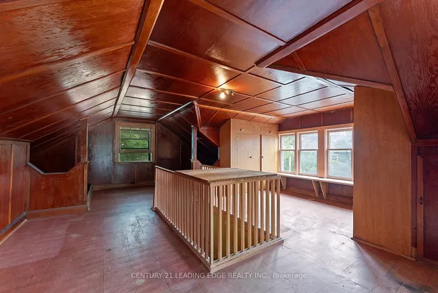 Additional image 17 of 102 Kalmar Ave