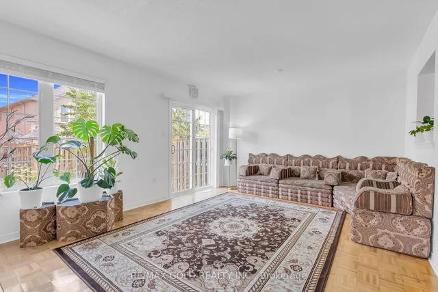 Additional image 21 of 144 Crystalview Cres
