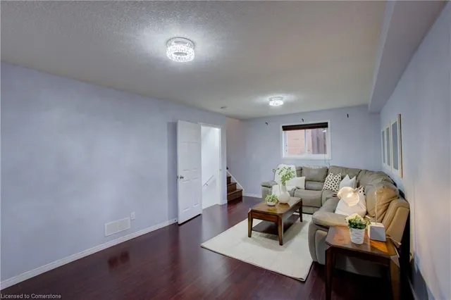 Additional image 32 of 365 Parkvale Dr