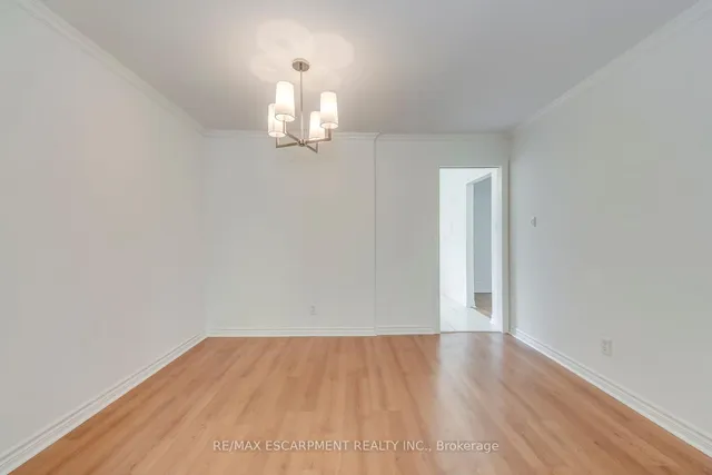 Additional image 14 of 1270 Gainsborough Dr Unit 4