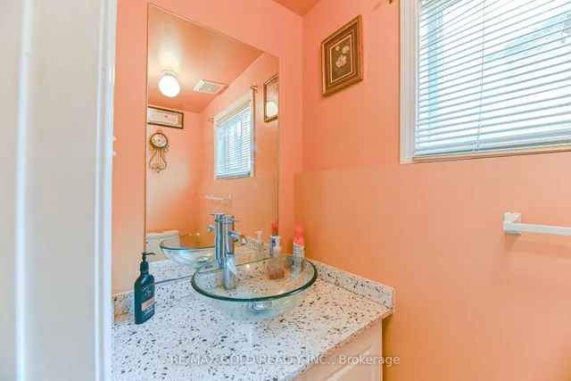 Additional image 50 of 48 Nostalgia Crt