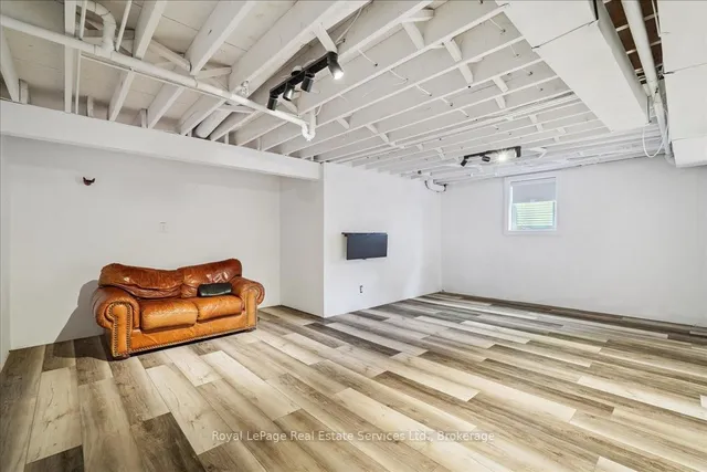 Additional image 32 of 471 Deerhurst Dr