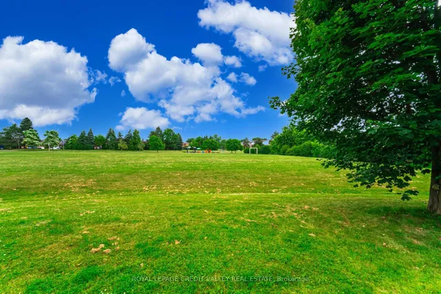 Additional image 36 of 56 Valonia Dr