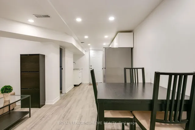 Additional image 36 of 255 Howland Ave