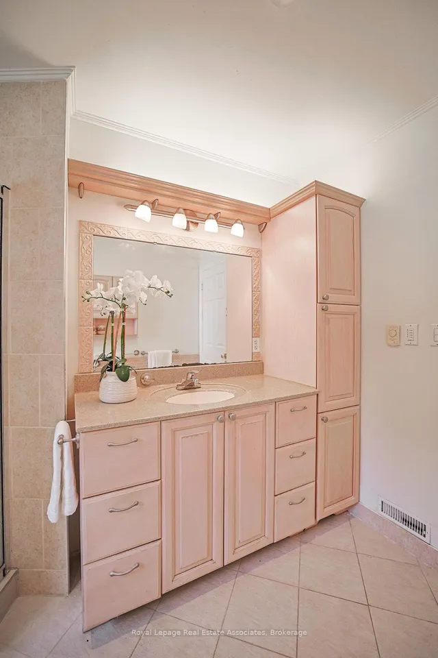 房产图片 17 - 3143 Michael Cres