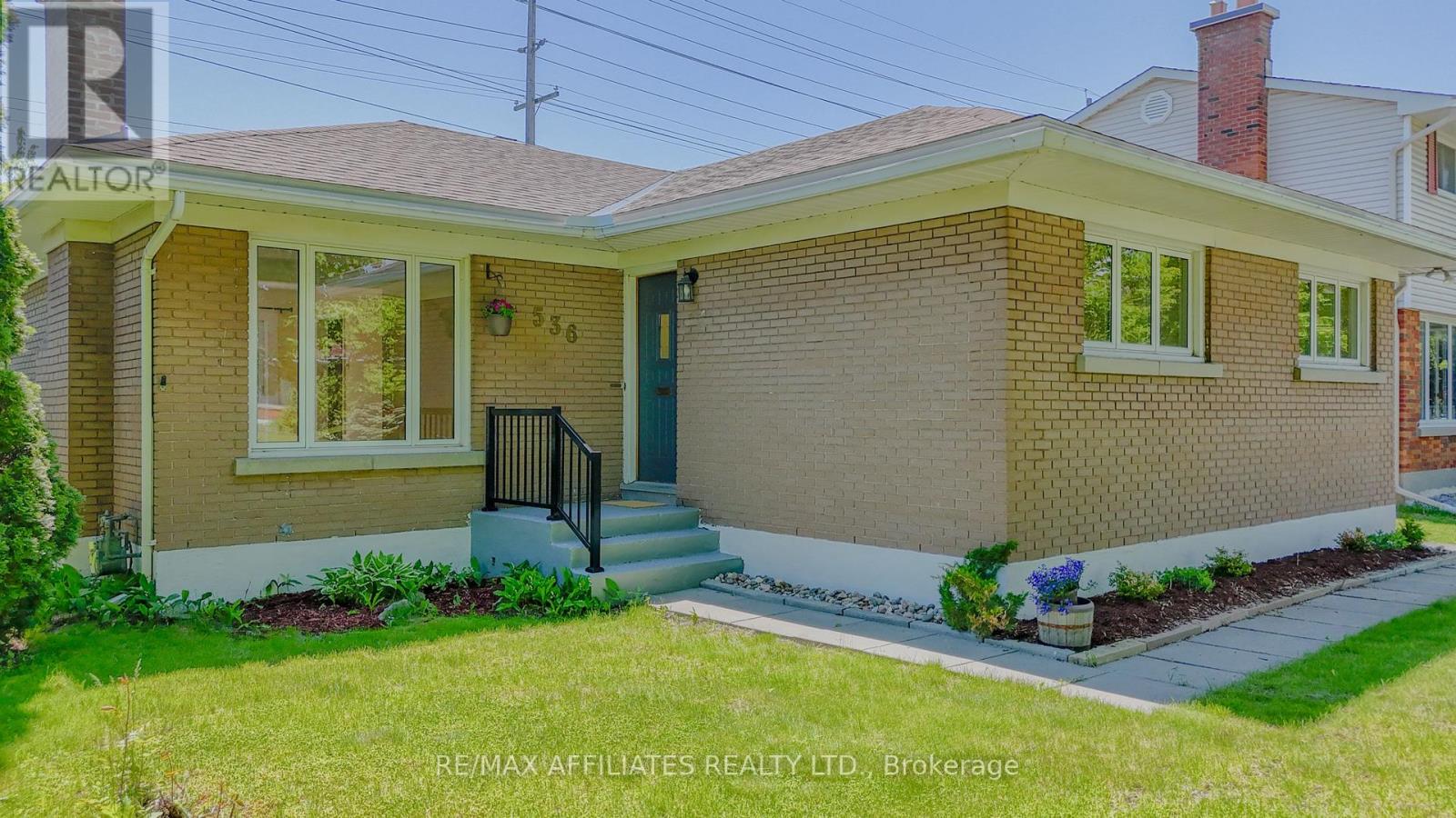 536 BROWNING AVENUE|Ottawa, Ontario K1G0T4