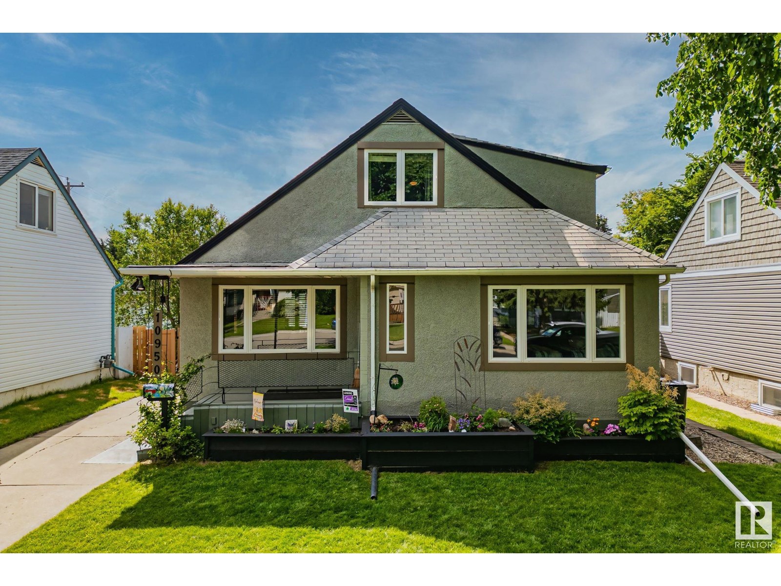 10950 117 ST NW|Edmonton, Alberta T5H3N6