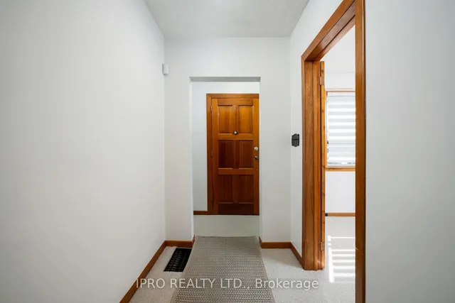 Additional image 3 of 96 Woodycrest Ave