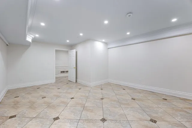 Additional image 32 of 10 Bainbridge Ave