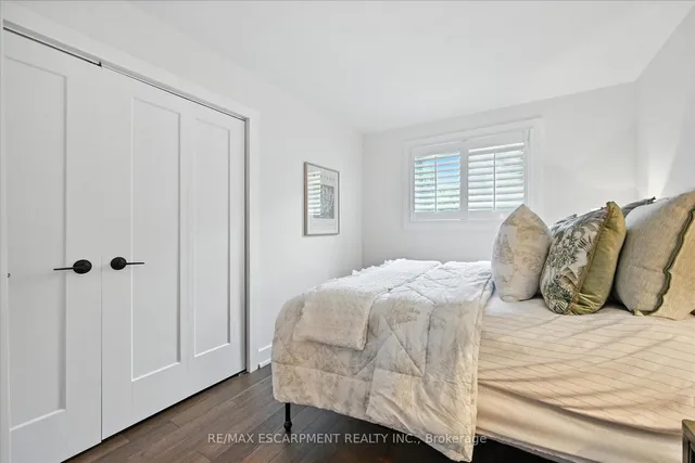 Additional image 21 of 445 Woodview Rd