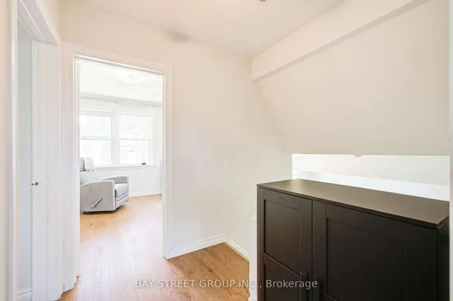 Additional image 19 of 125 Connaught Ave