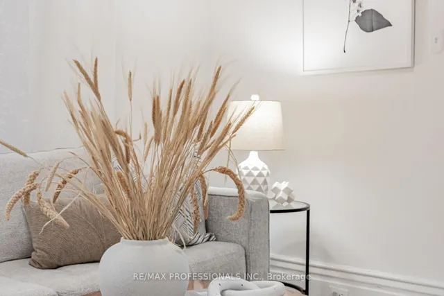 Additional image 21 of 2398 St Clair Ave