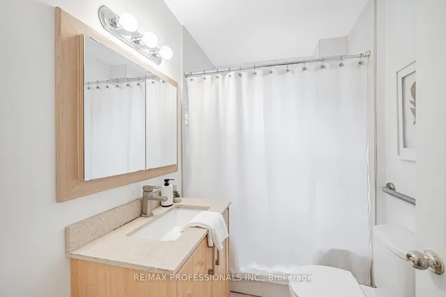 Additional image 18 of 2398 St Clair Ave