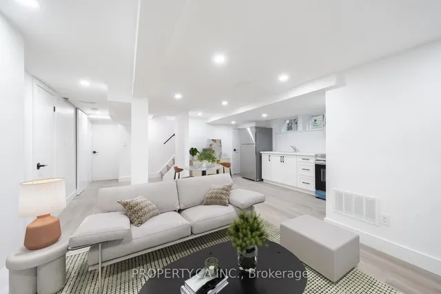Additional image 21 of 33 Moorecroft Cres