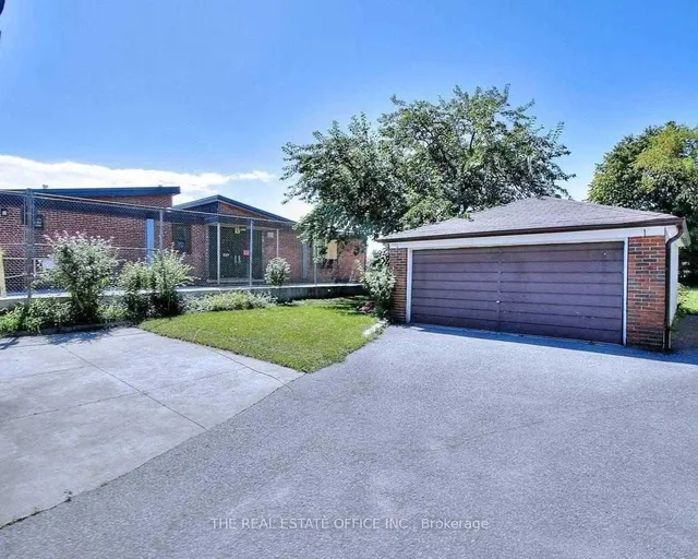 Additional image 6 of 1074 Pharmacy Ave