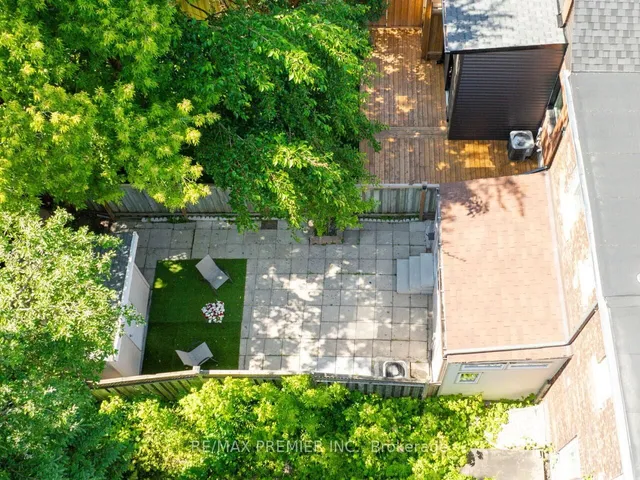 Additional image 39 of 884 Runnymede Rd