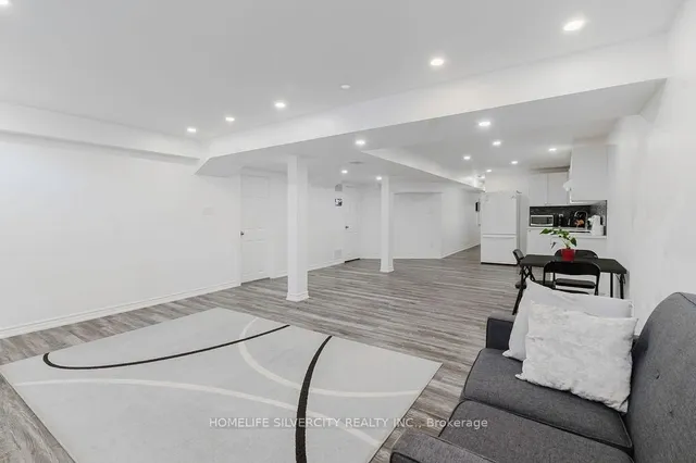 Additional image 40 of 26 Fossil St