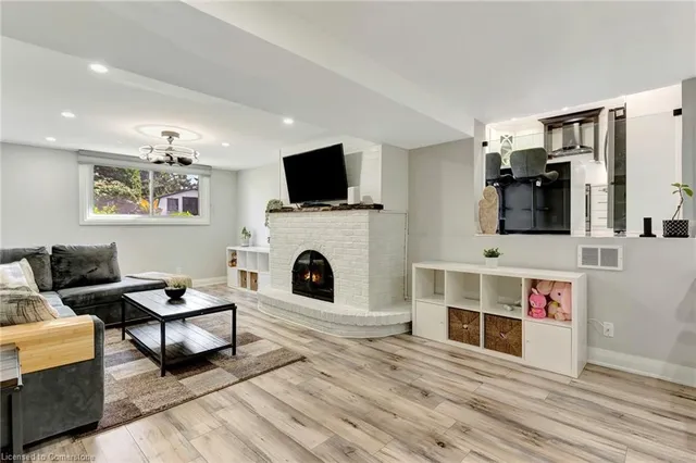 Additional image 17 of 101 Devonglen Dr