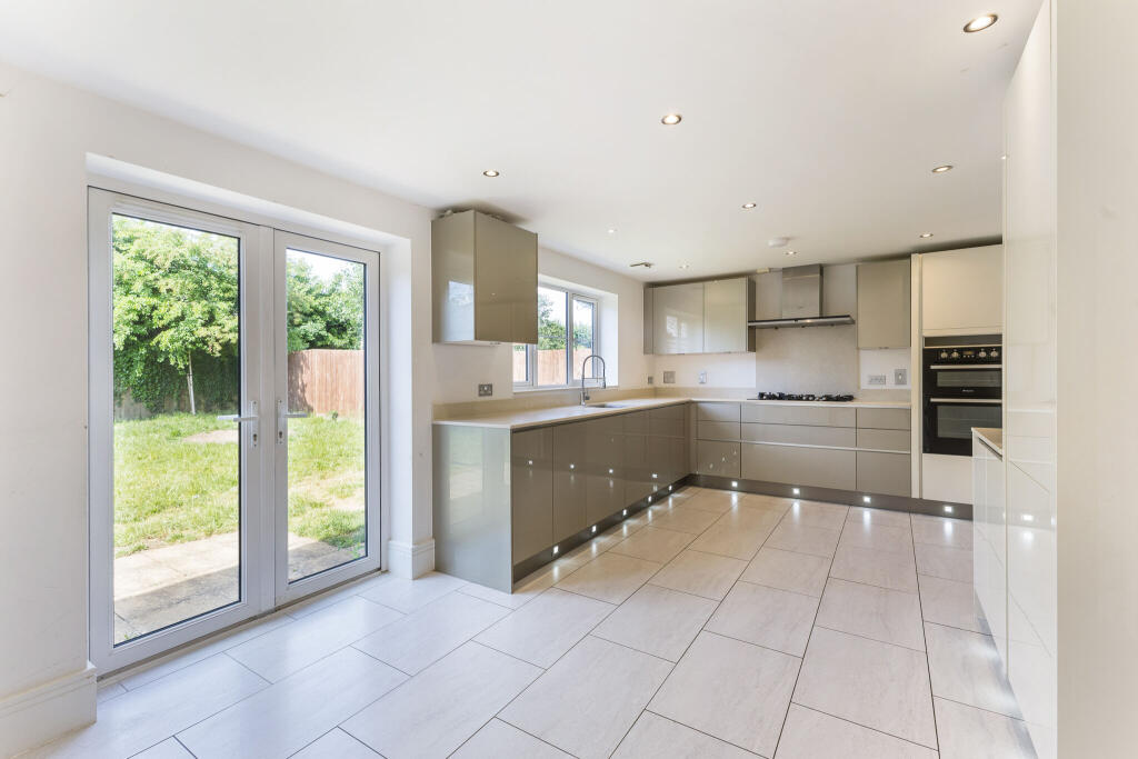 Additional image 3 of Miley Close, Harpenden, AL5