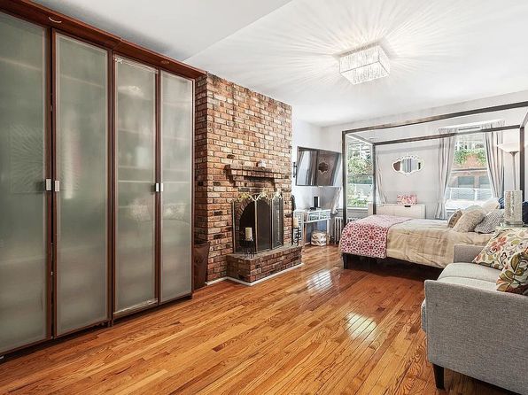 226 E 95th St APT 201, New York, NY 10128