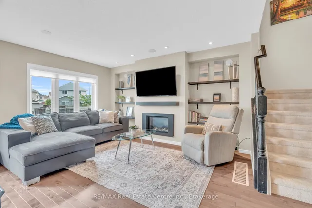 Additional image 18 of 939 Zeller Cres